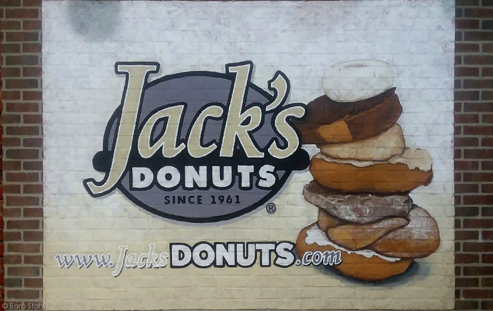 //stahlstudios.com/wp/wp-content/uploads/2022/07/Jacks-Donuts-mural.jpg
